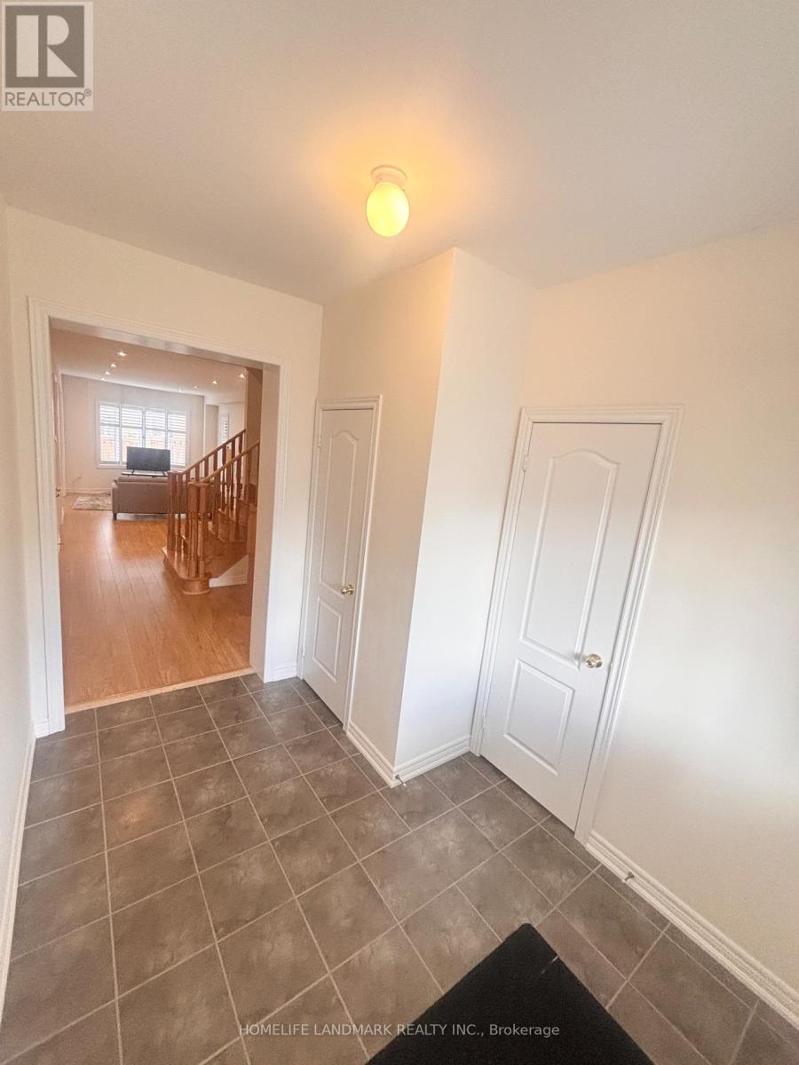 12 Hua Du Avenue, Markham, Ontario  L6C 0T2 - Photo 9 - N12481342