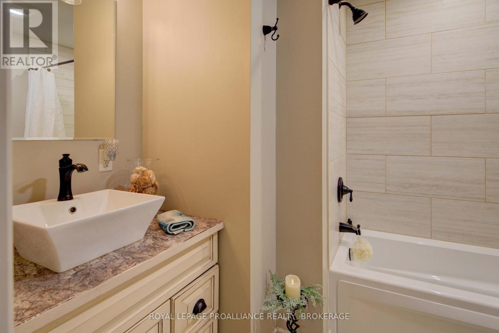 1086 Prince Street, Lansdowne Village, Ontario  K0E 1L0 - Photo 14 - X12481385