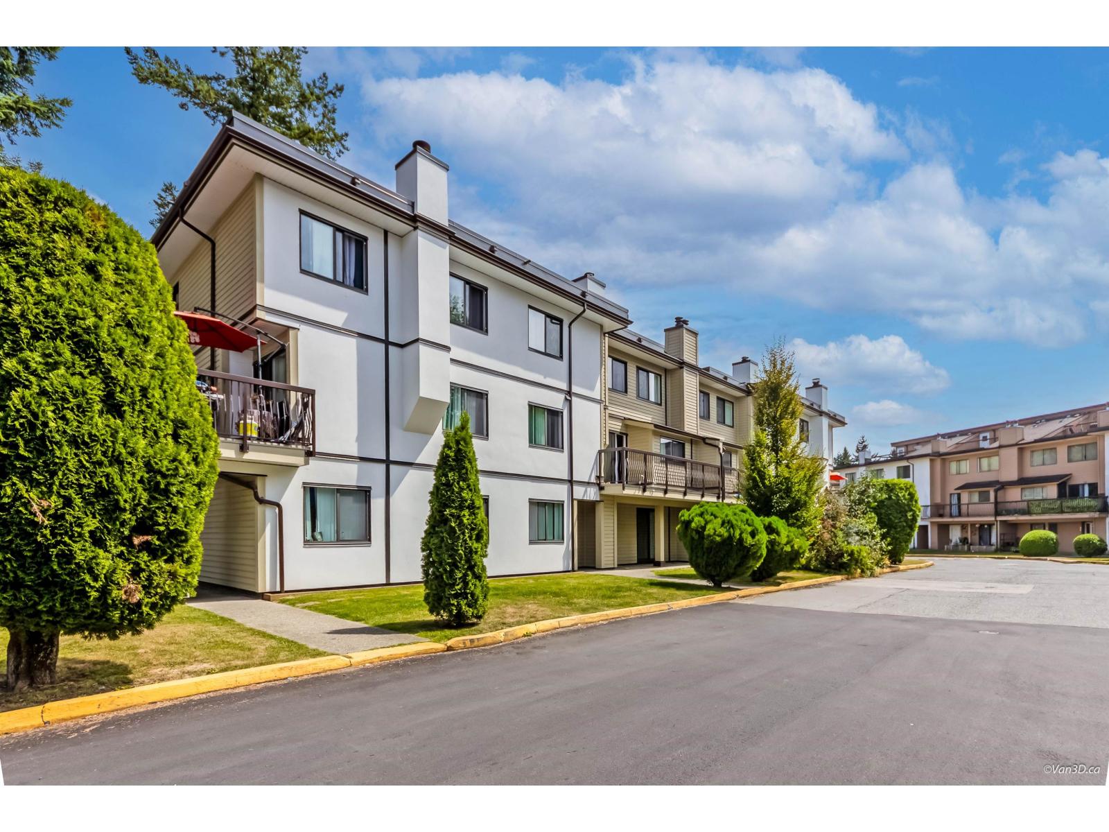 205 7162 133a Street, Surrey, British Columbia  V3W 7Z9 - Photo 4 - R3061299