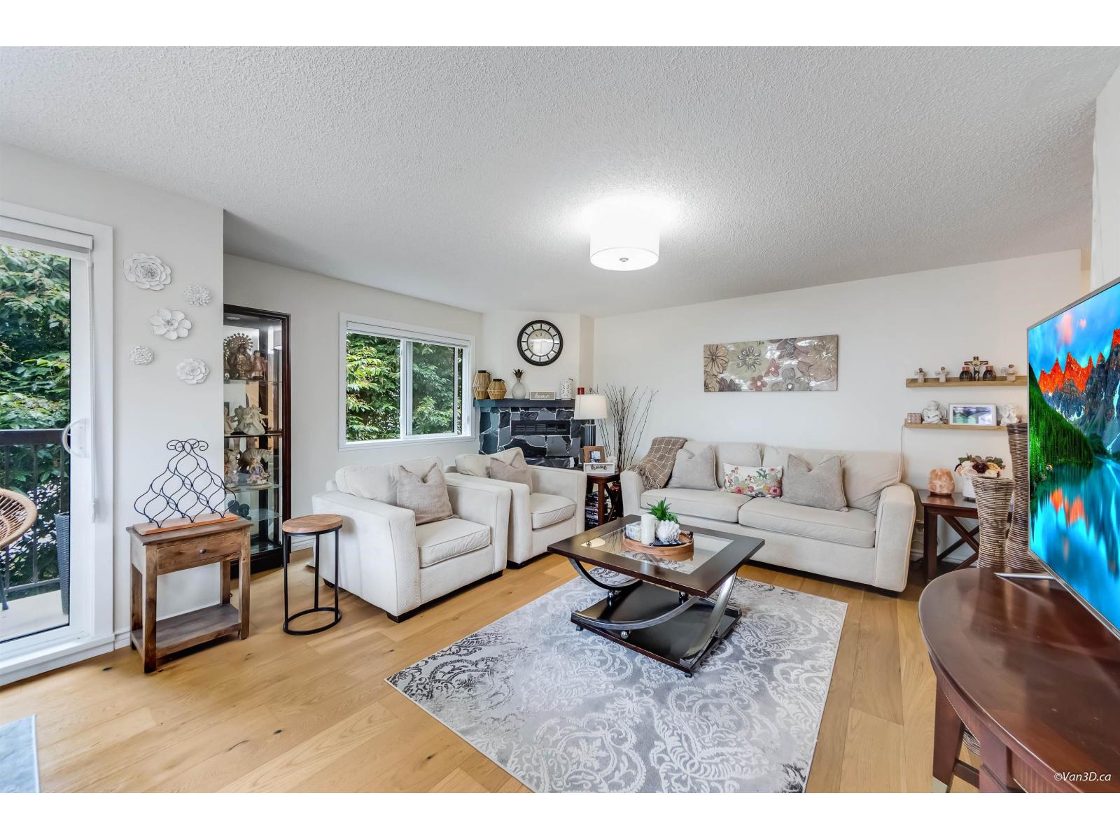205 7162 133a Street, Surrey, British Columbia  V3W 7Z9 - Photo 1 - R3061299