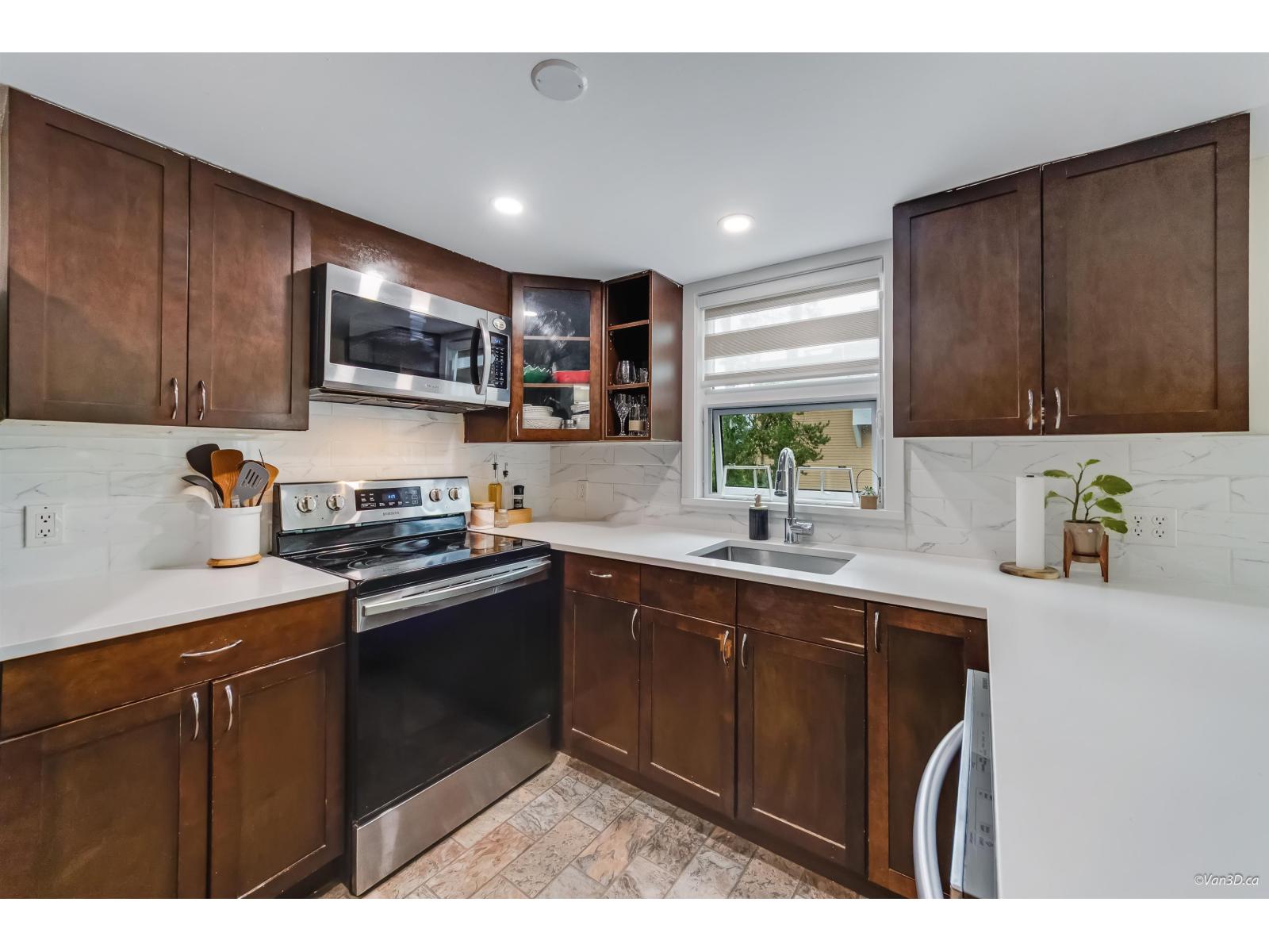 205 7162 133a Street, Surrey, British Columbia  V3W 7Z9 - Photo 11 - R3061299