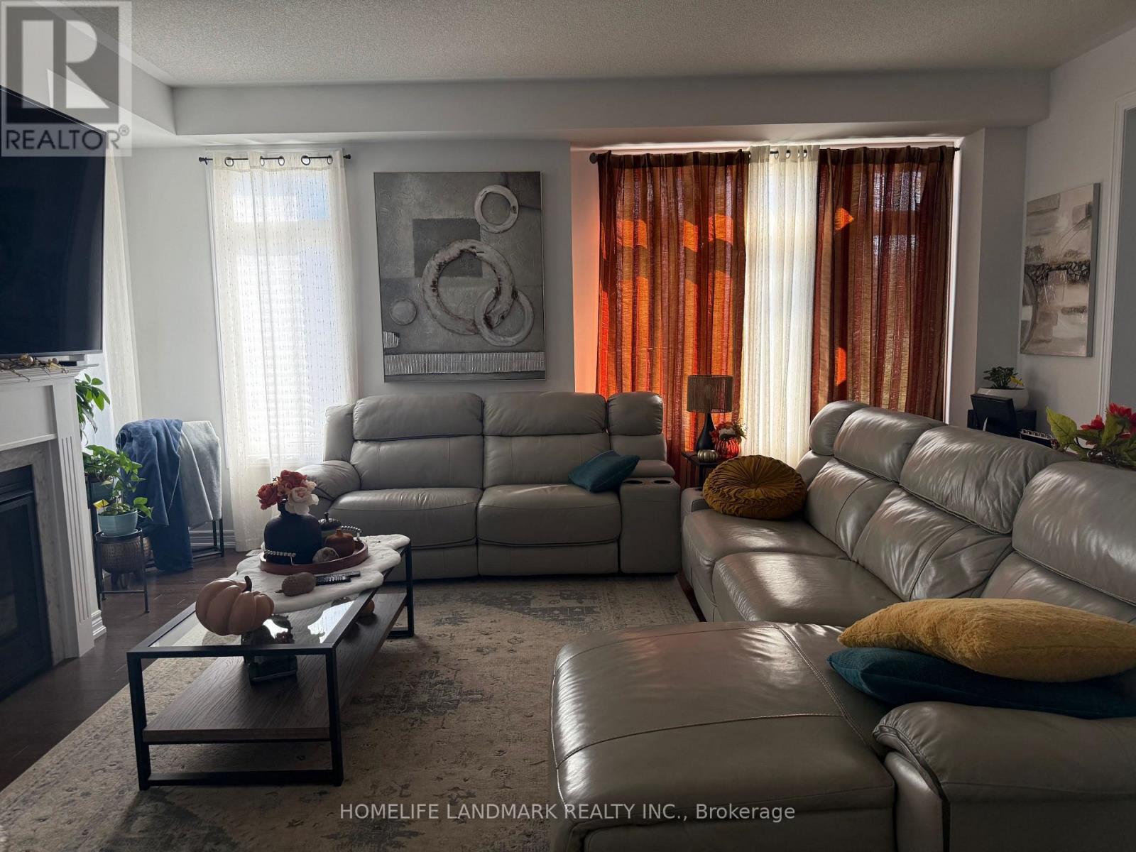 21 Kingsbury Trail E, Barrie, Ontario  L9J 0W8 - Photo 5 - S12481360