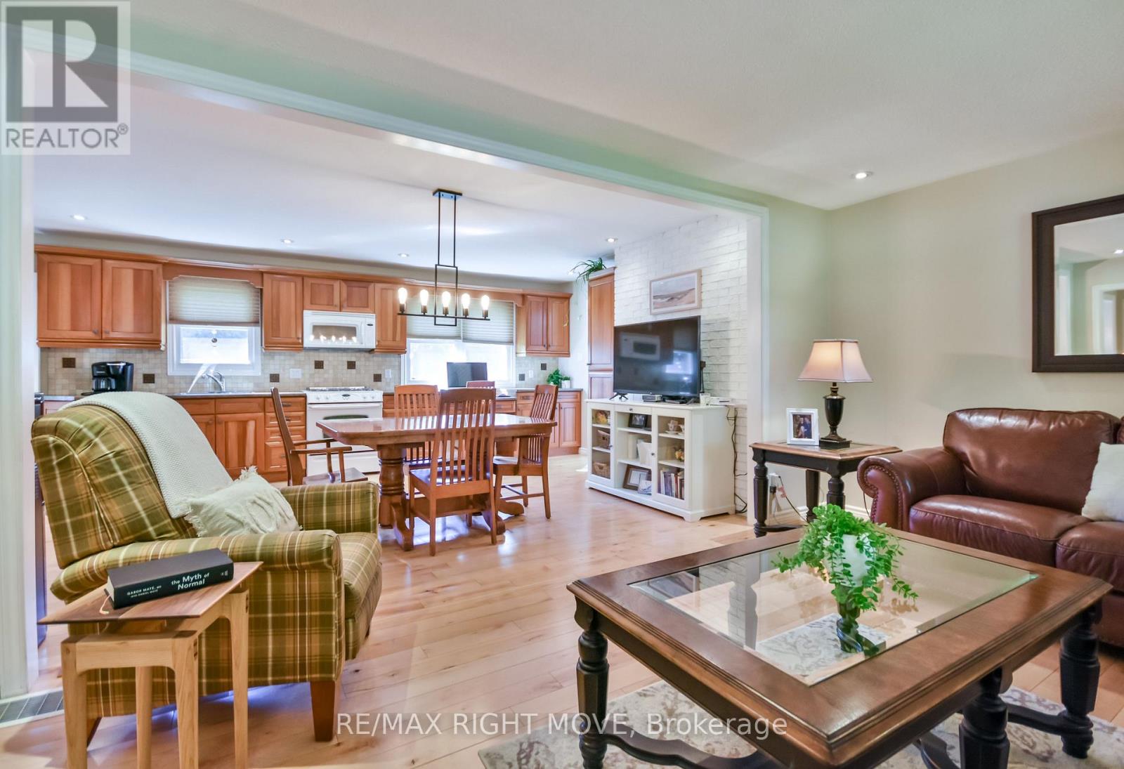 2009 Marchmont Road, Severn (Marchmont), Ontario  L3V 0V6 - Photo 13 - S12481362