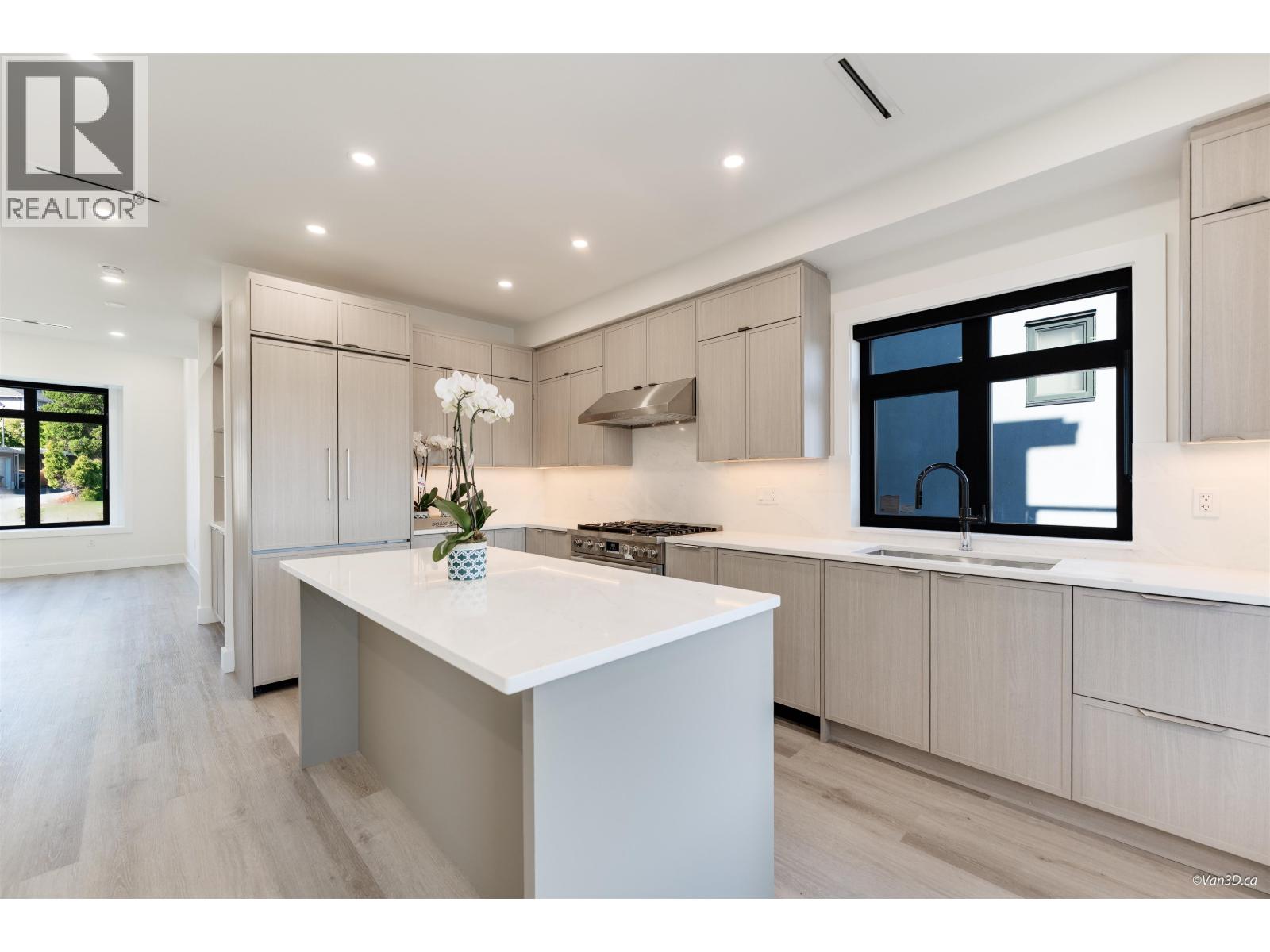 5852 Forglen Drive, Burnaby, British Columbia  V5H 3L3 - Photo 9 - R3061677