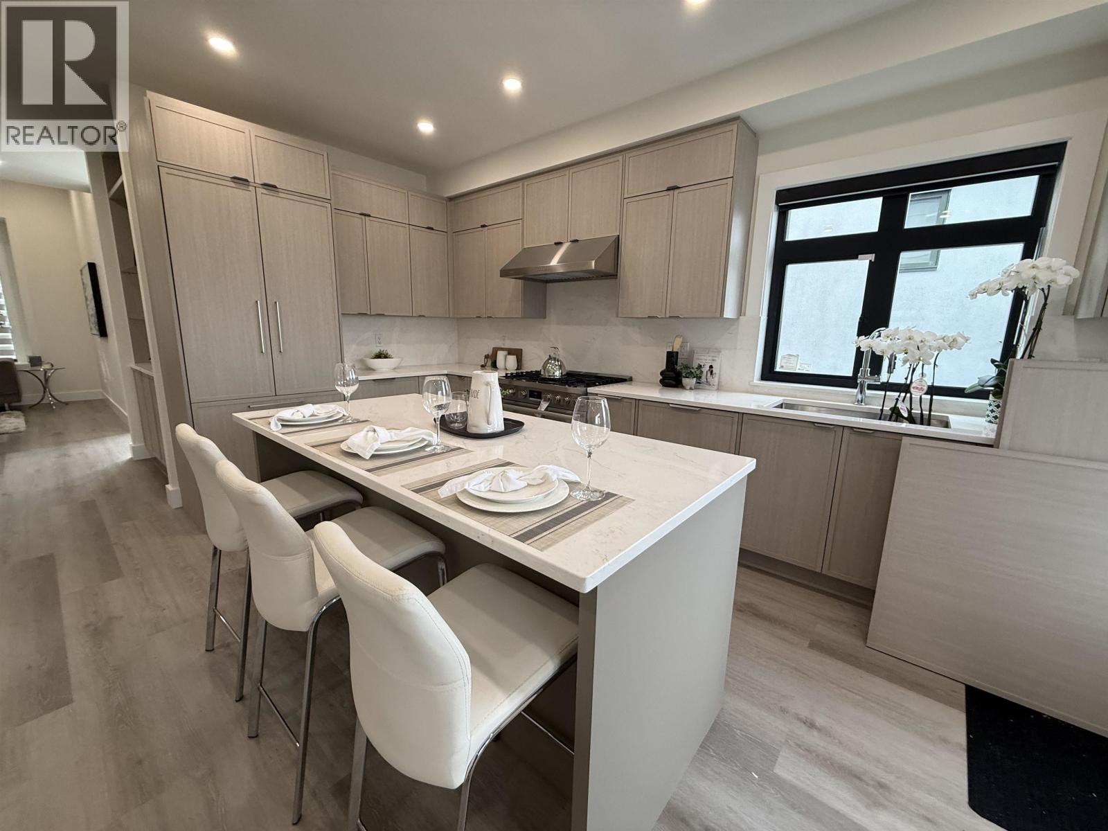 5852 Forglen Drive, Burnaby, British Columbia  V5H 3L3 - Photo 10 - R3061677