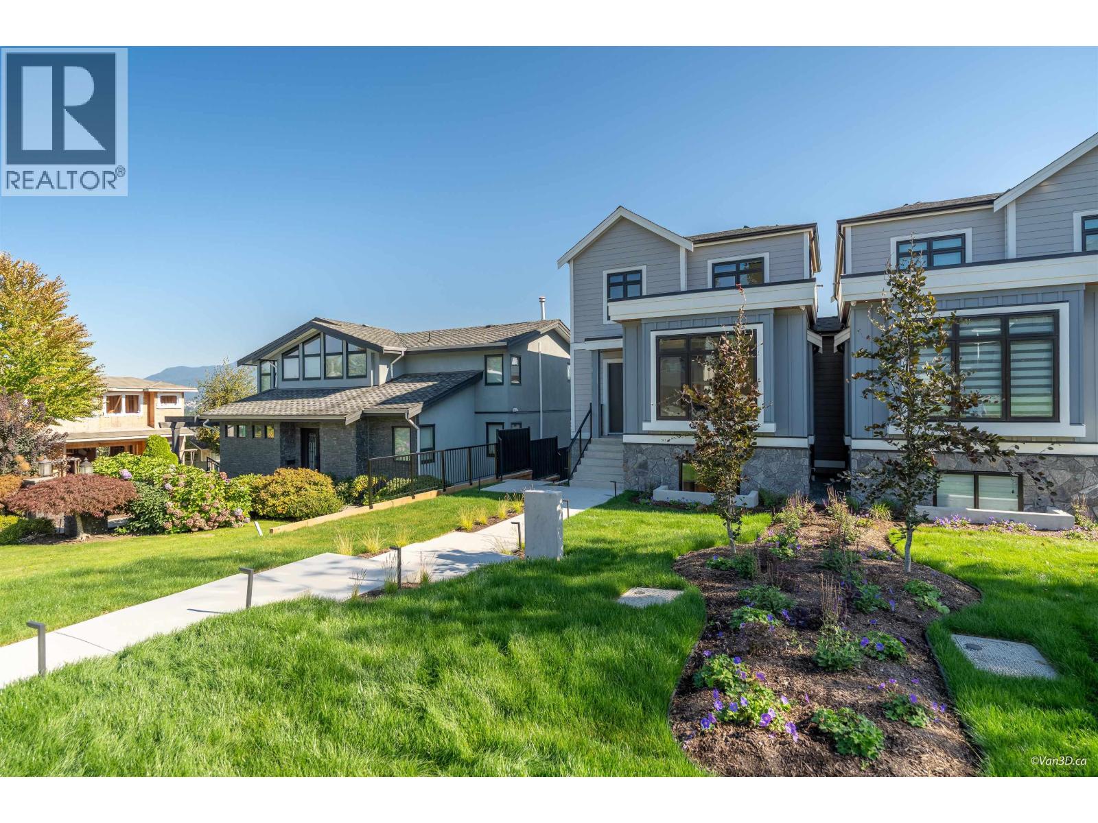 5852 Forglen Drive, Burnaby, British Columbia  V5H 3L3 - Photo 3 - R3061677