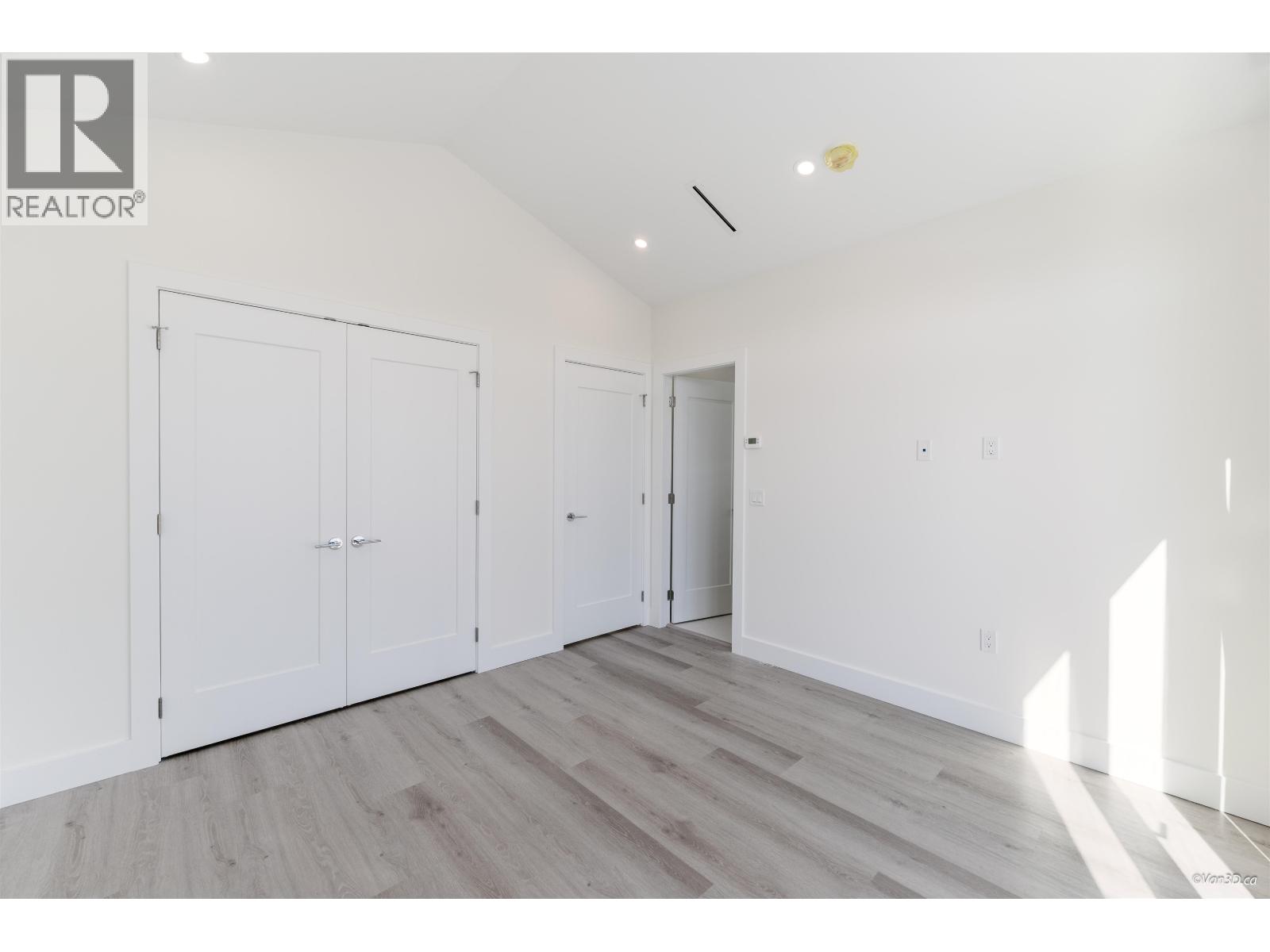5852 Forglen Drive, Burnaby, British Columbia  V5H 3L3 - Photo 38 - R3061677