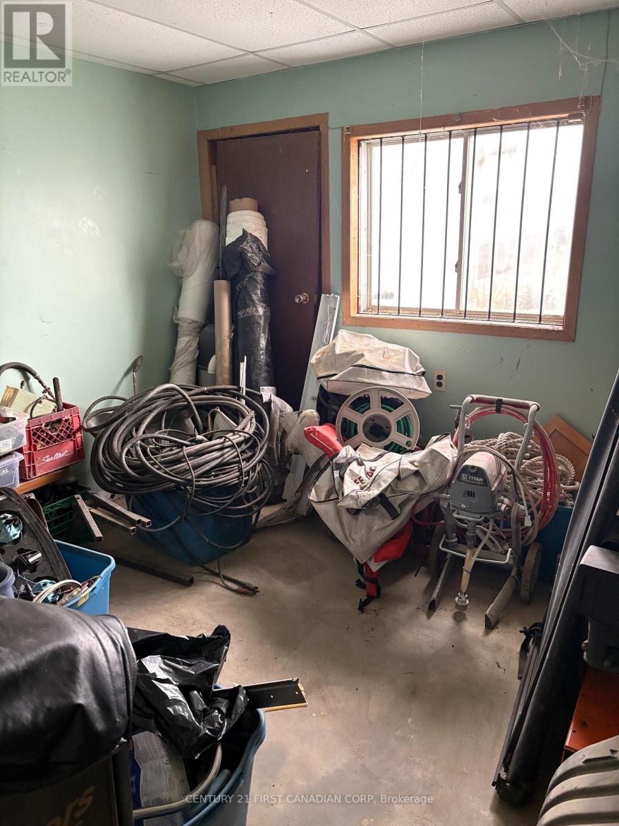 7844 Thomson Line, Lambton Shores, Ontario  N0M 2N0 - Photo 10 - X12481398