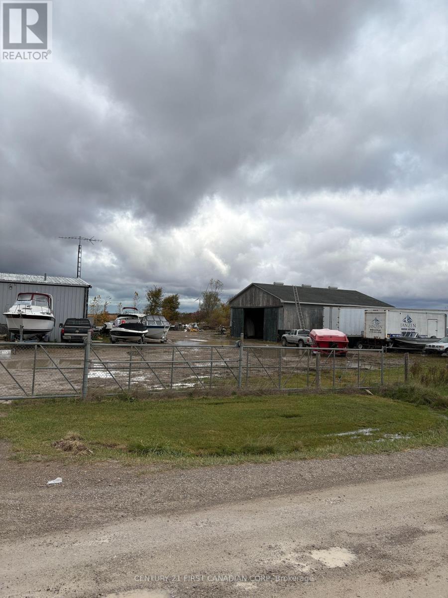 7844 Thomson Line, Lambton Shores, Ontario  N0M 2N0 - Photo 2 - X12481398