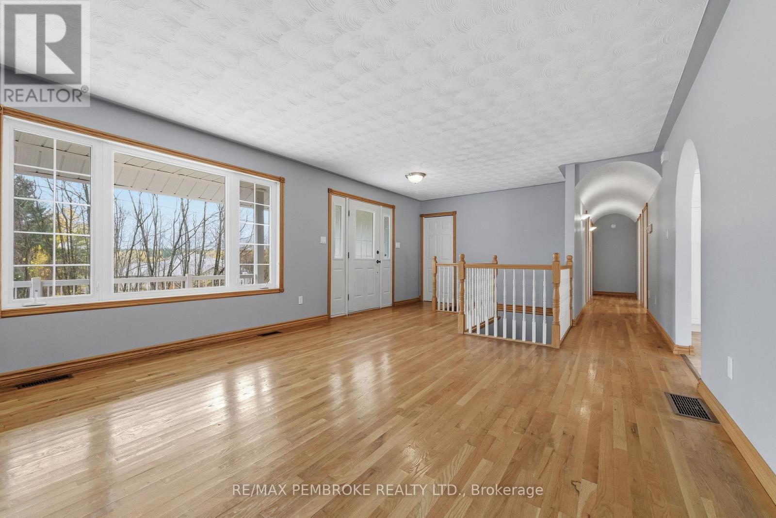 1778 Forest Lea Road, Laurentian Valley, Ontario  K8A 6W6 - Photo 24 - X12481415