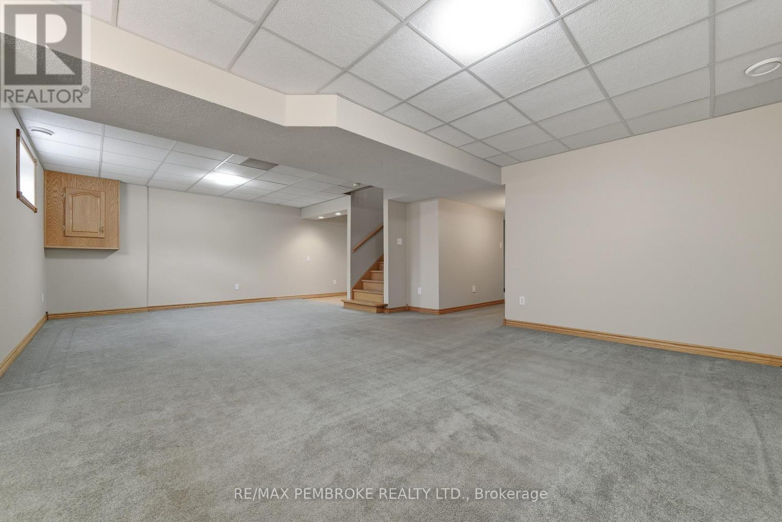 1778 Forest Lea Road, Laurentian Valley, Ontario  K8A 6W6 - Photo 25 - X12481415