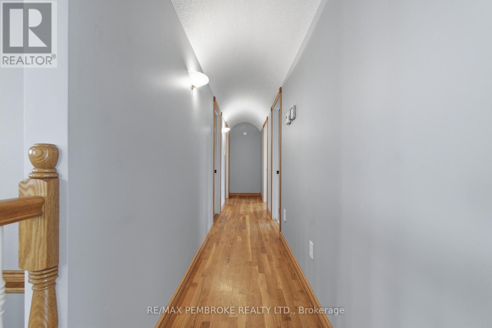 1778 Forest Lea Road, Laurentian Valley, Ontario  K8A 6W6 - Photo 3 - X12481415