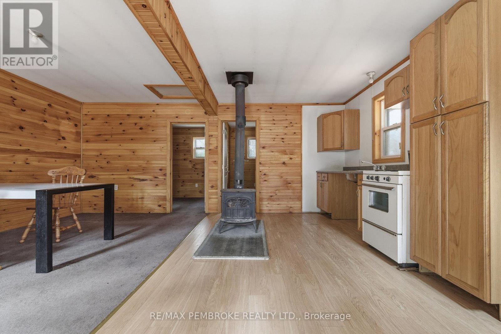 1778 Forest Lea Road, Laurentian Valley, Ontario  K8A 6W6 - Photo 42 - X12481415