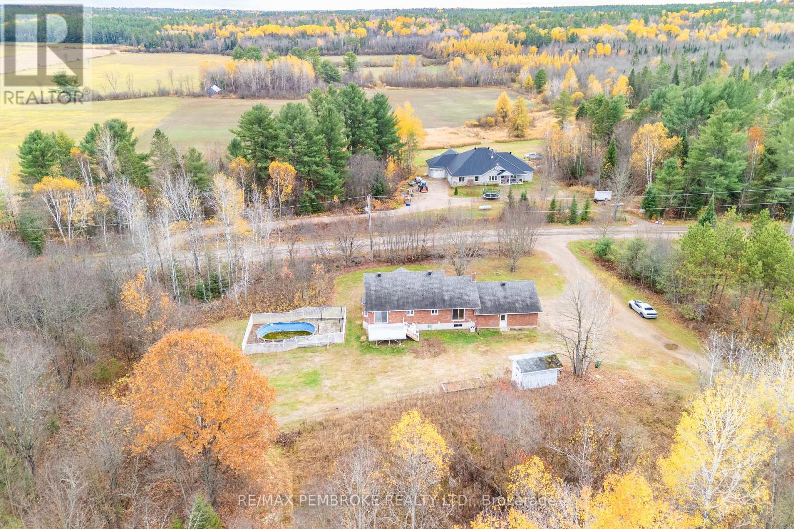 1778 Forest Lea Road, Laurentian Valley, Ontario  K8A 6W6 - Photo 43 - X12481415