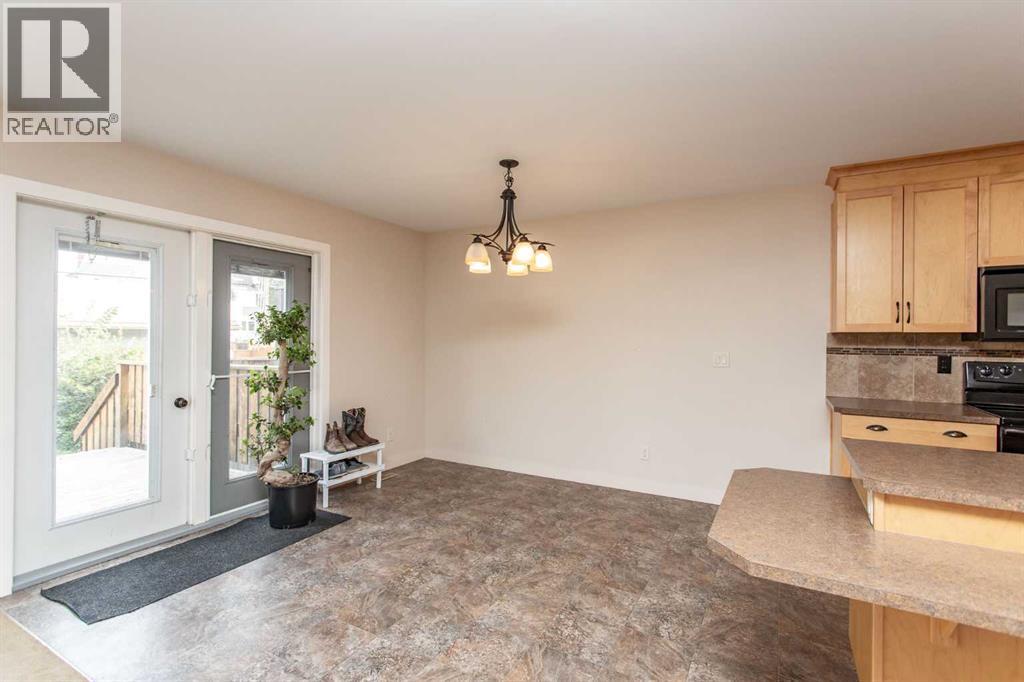 5422 49 Avenue, Lacombe, Alberta  T4L 1S6 - Photo 5 - A2266591