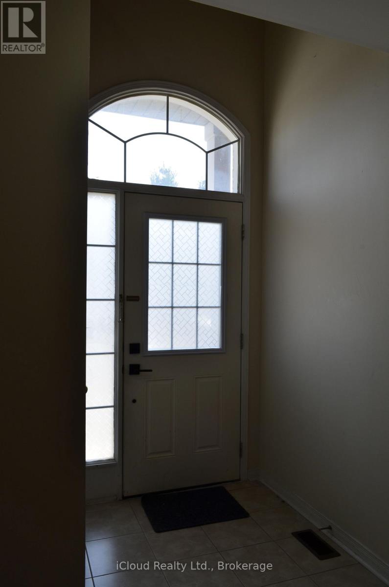 Main/up - 319 Aspendale Crescent, Mississauga, Ontario  L6W 0E7 - Photo 2 - W12481286