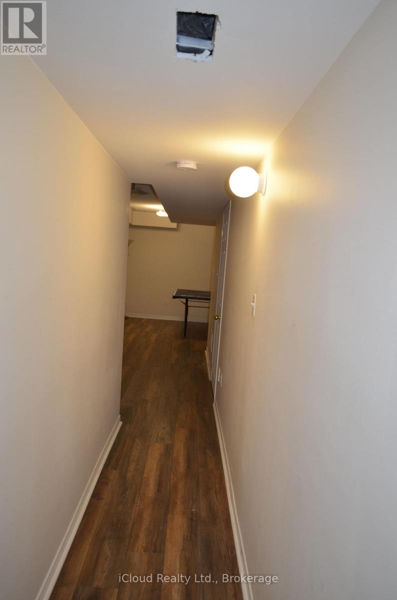 Main/up - 319 Aspendale Crescent, Mississauga, Ontario  L6W 0E7 - Photo 5 - W12481286