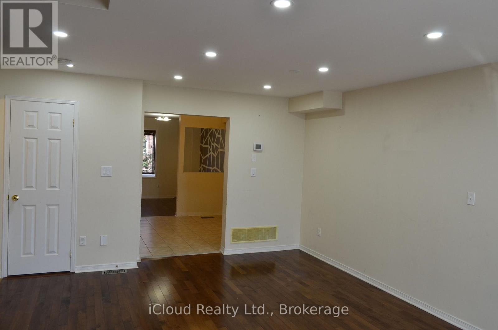 Main/up - 319 Aspendale Crescent, Mississauga, Ontario  L6W 0E7 - Photo 6 - W12481286