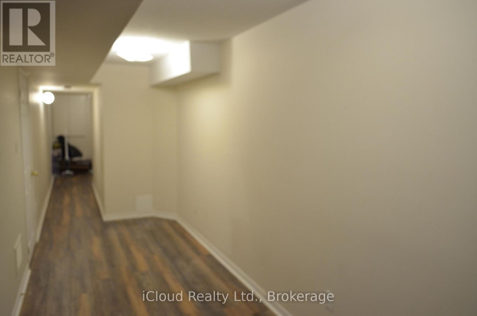 Main/up - 319 Aspendale Crescent, Mississauga, Ontario  L6W 0E7 - Photo 9 - W12481286