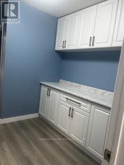 149 Dolomite Drive, Toronto, Ontario  M3J 2N1 - Photo 4 - W12481332