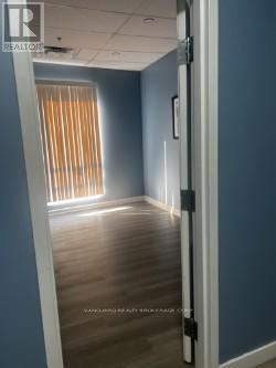 149 Dolomite Drive, Toronto, Ontario  M3J 2N1 - Photo 5 - W12481332