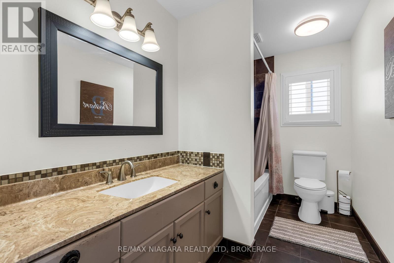 8142 Marcon Street, Niagara Falls, Ontario  L2H 3A9 - Photo 13 - X12481365