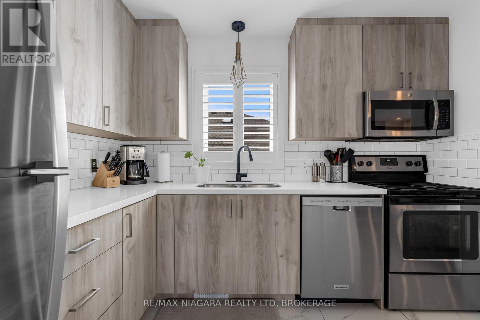 8142 Marcon Street, Niagara Falls, Ontario  L2H 3A9 - Photo 7 - X12481365