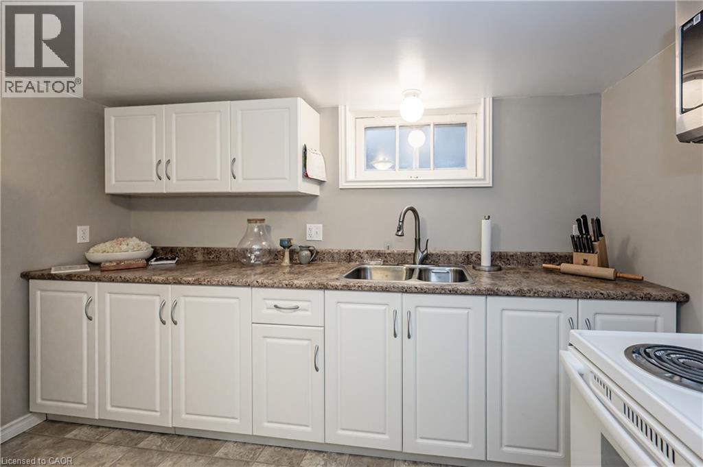 31 Dieppe Avenue Unit# Lower, Kitchener, Ontario  N2H 4E9 - Photo 13 - 40780033