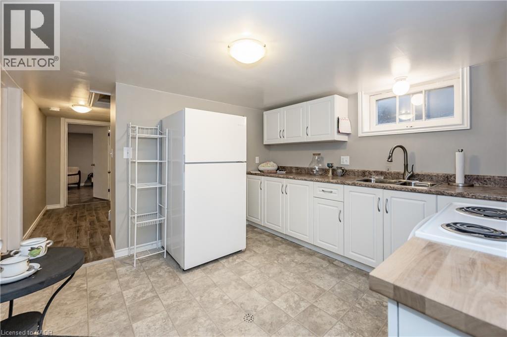 31 Dieppe Avenue Unit# Lower, Kitchener, Ontario  N2H 4E9 - Photo 12 - 40780033
