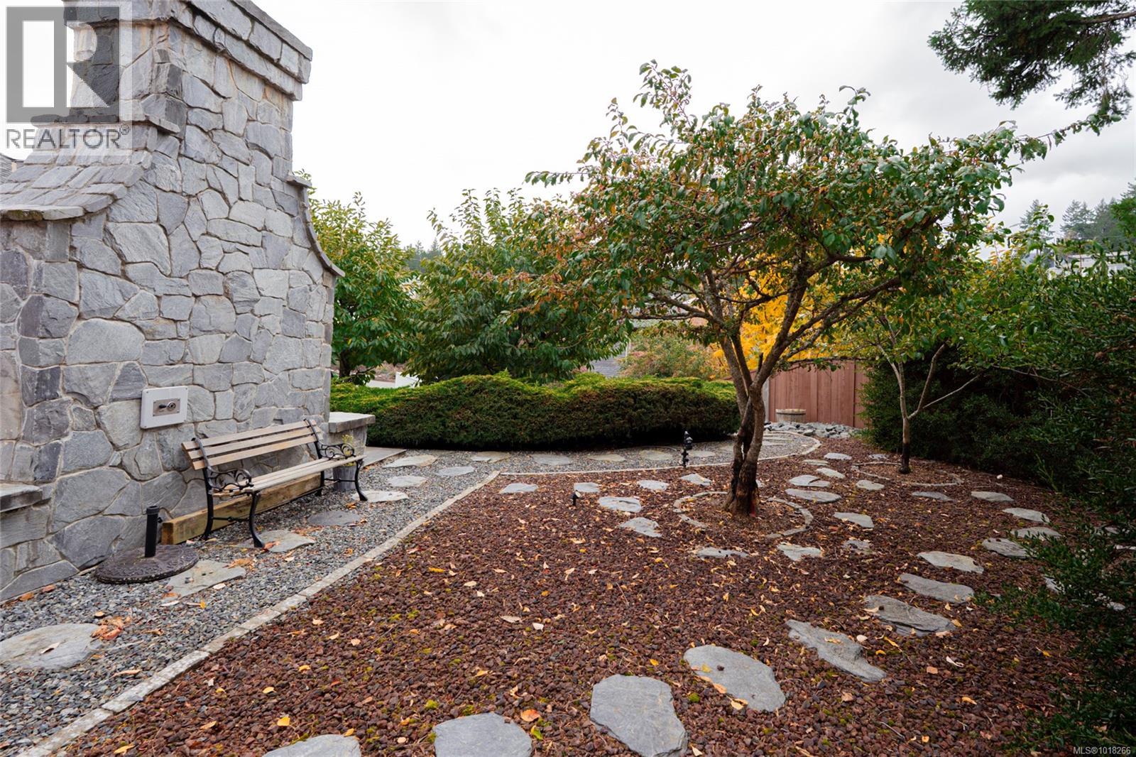 301 Mount Royal Pl, Nanaimo, British Columbia  V9R 6A4 - Photo 8 - 1018266