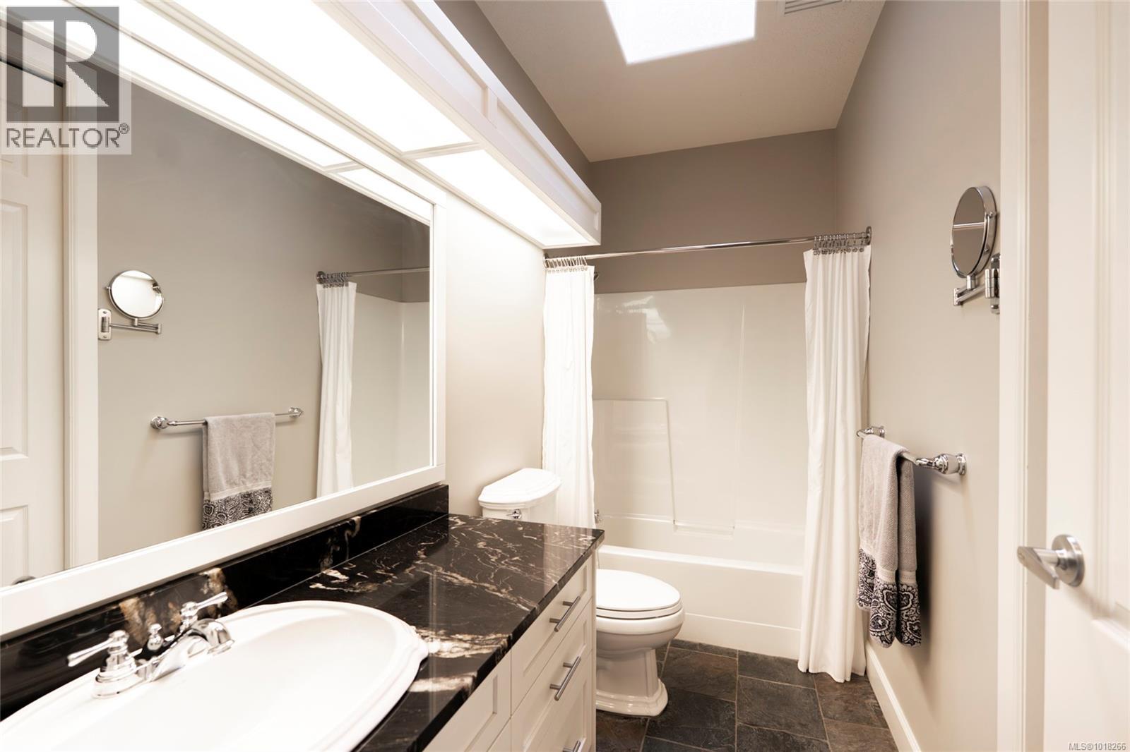 301 Mount Royal Pl, Nanaimo, British Columbia  V9R 6A4 - Photo 38 - 1018266