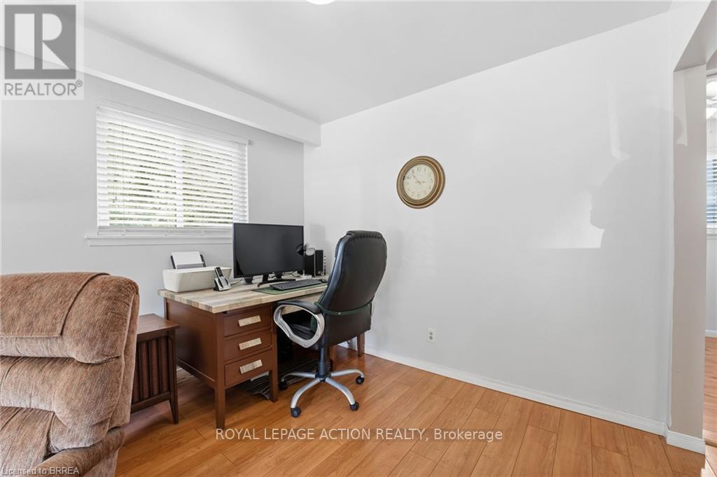 36 King's Hill Lane, Brantford, Ontario  N3T 6A4 - Photo 7 - X12481317