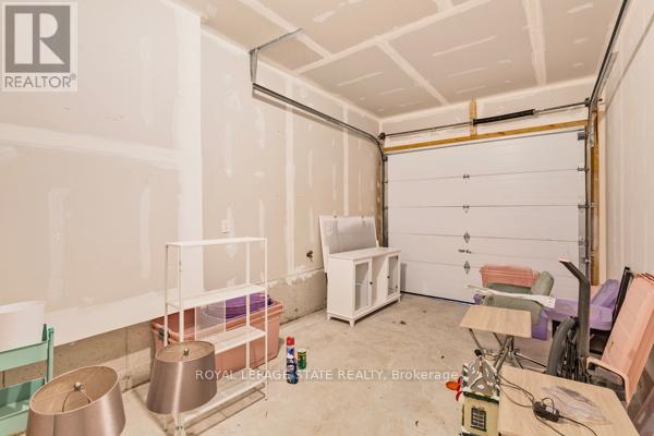 37 Delena Avenue S, Hamilton, Ontario  L9H 1B7 - Photo 38 - X12481318