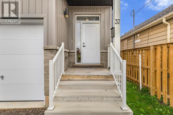 37 Delena Avenue S, Hamilton, Ontario  L9H 1B7 - Photo 8 - X12481318