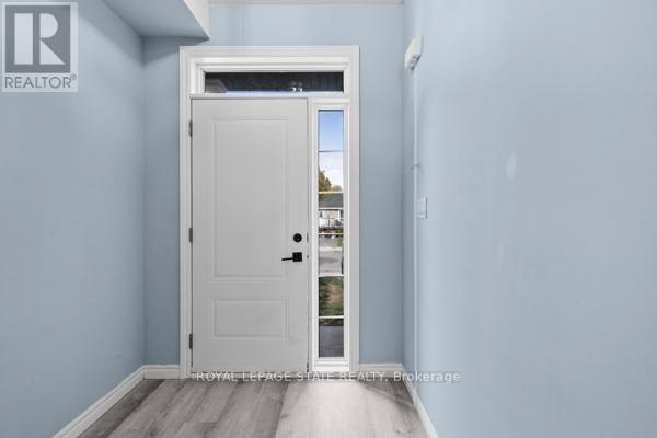 37 Delena Avenue S, Hamilton, Ontario  L9H 1B7 - Photo 9 - X12481318