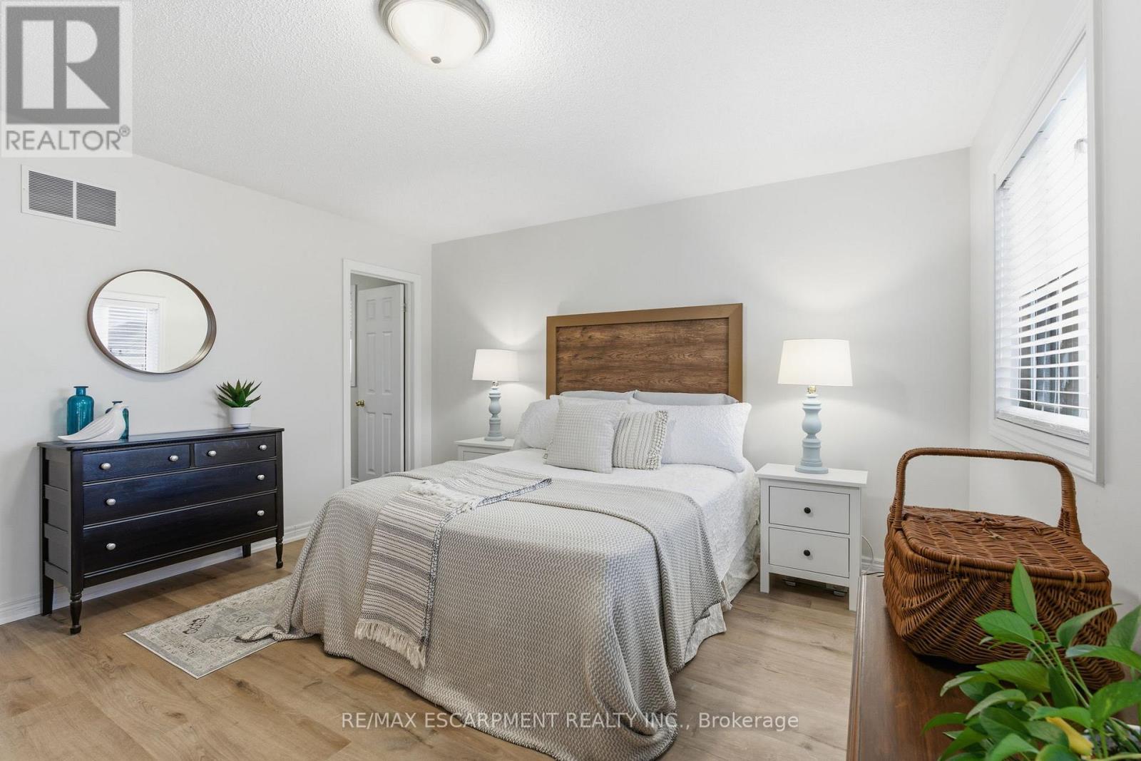 9 Slater Court, Hamilton, Ontario  L8B 0K8 - Photo 19 - X12481322