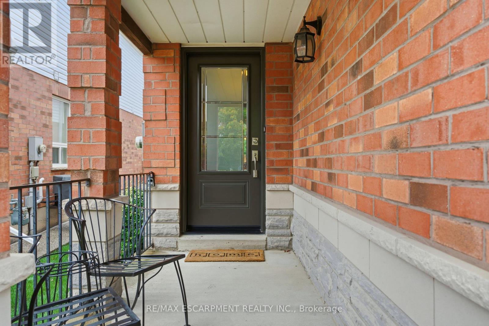 9 Slater Court, Hamilton, Ontario  L8B 0K8 - Photo 2 - X12481322