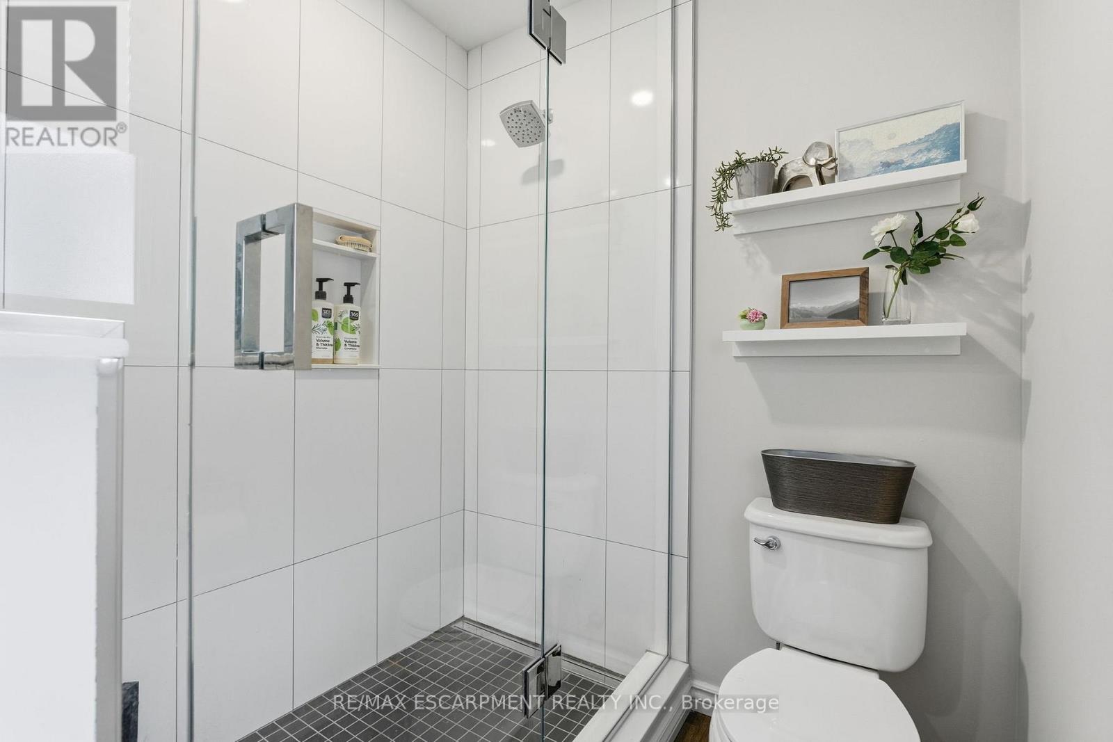 9 Slater Court, Hamilton, Ontario  L8B 0K8 - Photo 23 - X12481322