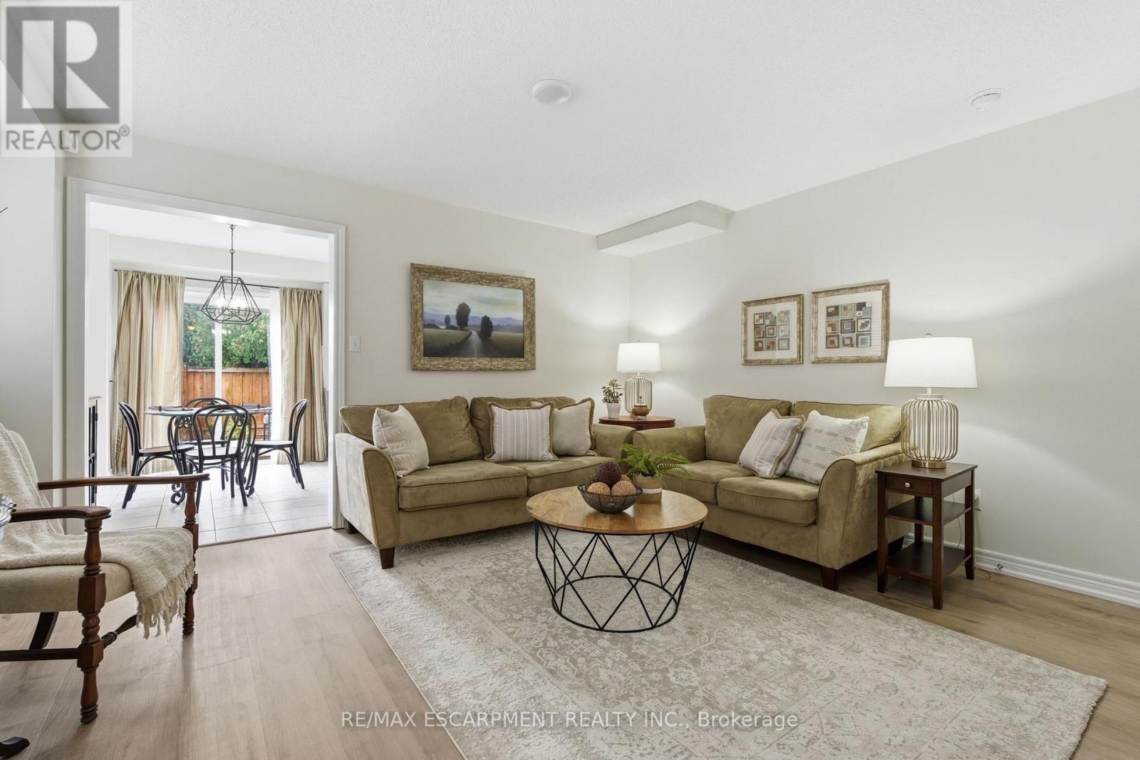 9 Slater Court, Hamilton, Ontario  L8B 0K8 - Photo 5 - X12481322