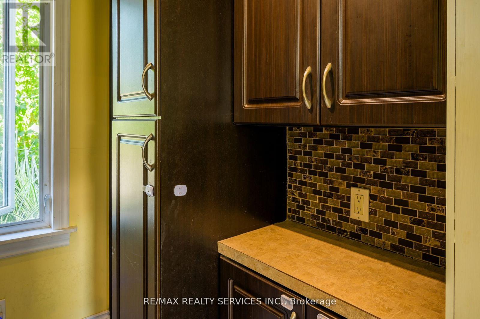 73 Brock Street, Woodstock, Ontario  N4S 3B7 - Photo 17 - X12481339