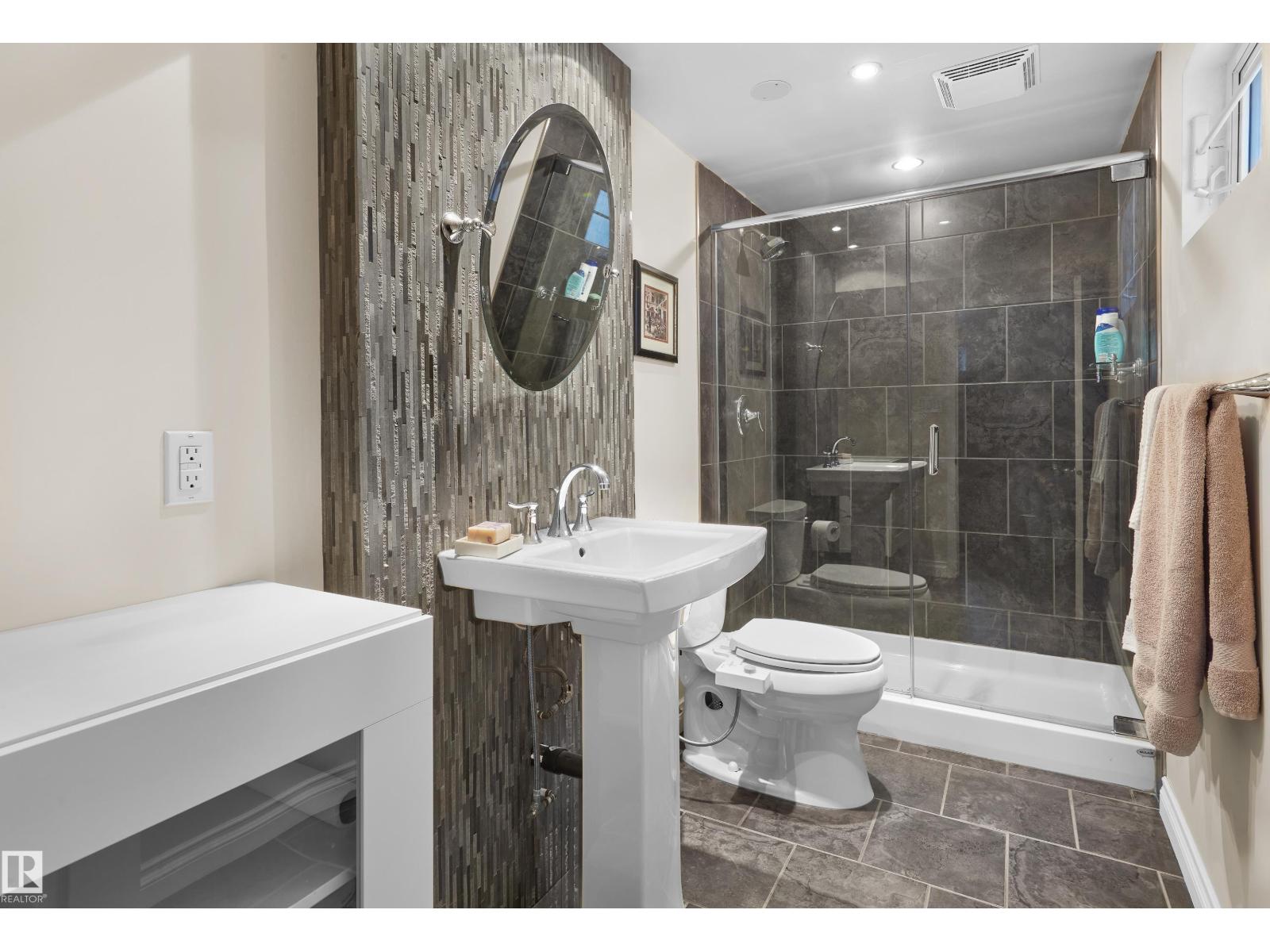 10690 63 Av Nw, Edmonton, Alberta  T6H 1P7 - Photo 24 - E4463439