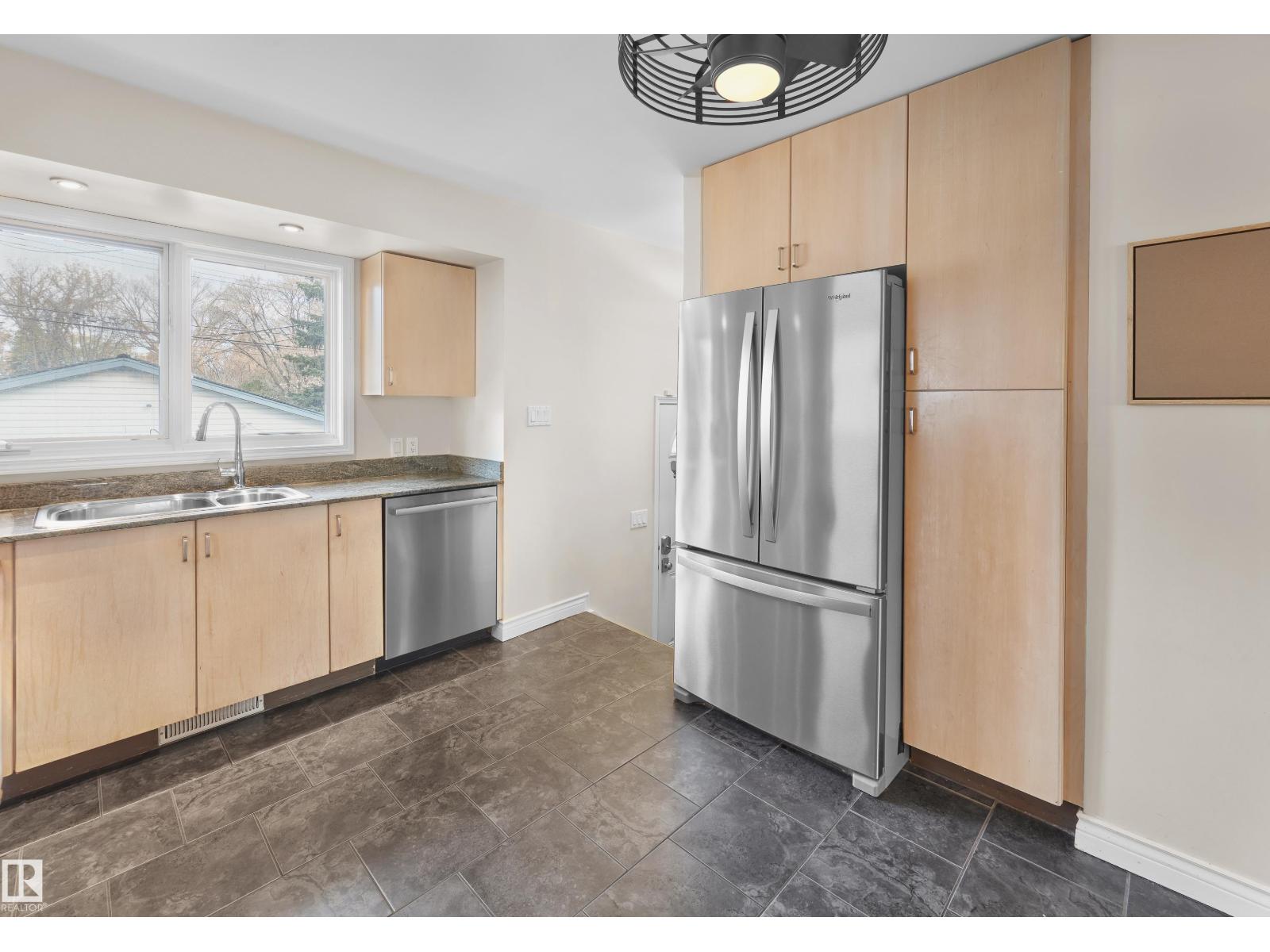 10690 63 Av Nw, Edmonton, Alberta  T6H 1P7 - Photo 9 - E4463439