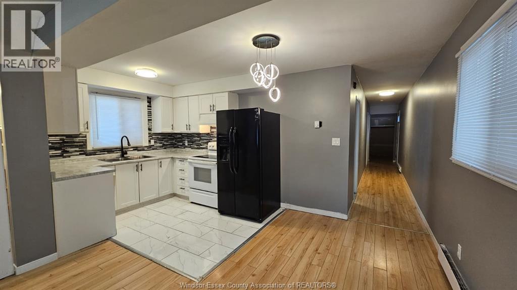 550 Pierre Avenue, Windsor, Ontario  N9A 2K2 - Photo 3 - 25027137