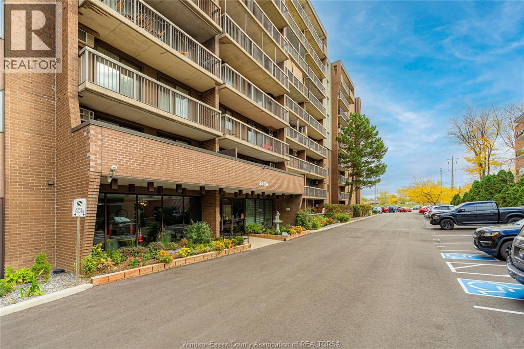 3936 Wyandotte East Unit# 906, Windsor, Ontario  N8Y 4V1 - Photo 4 - 25027125