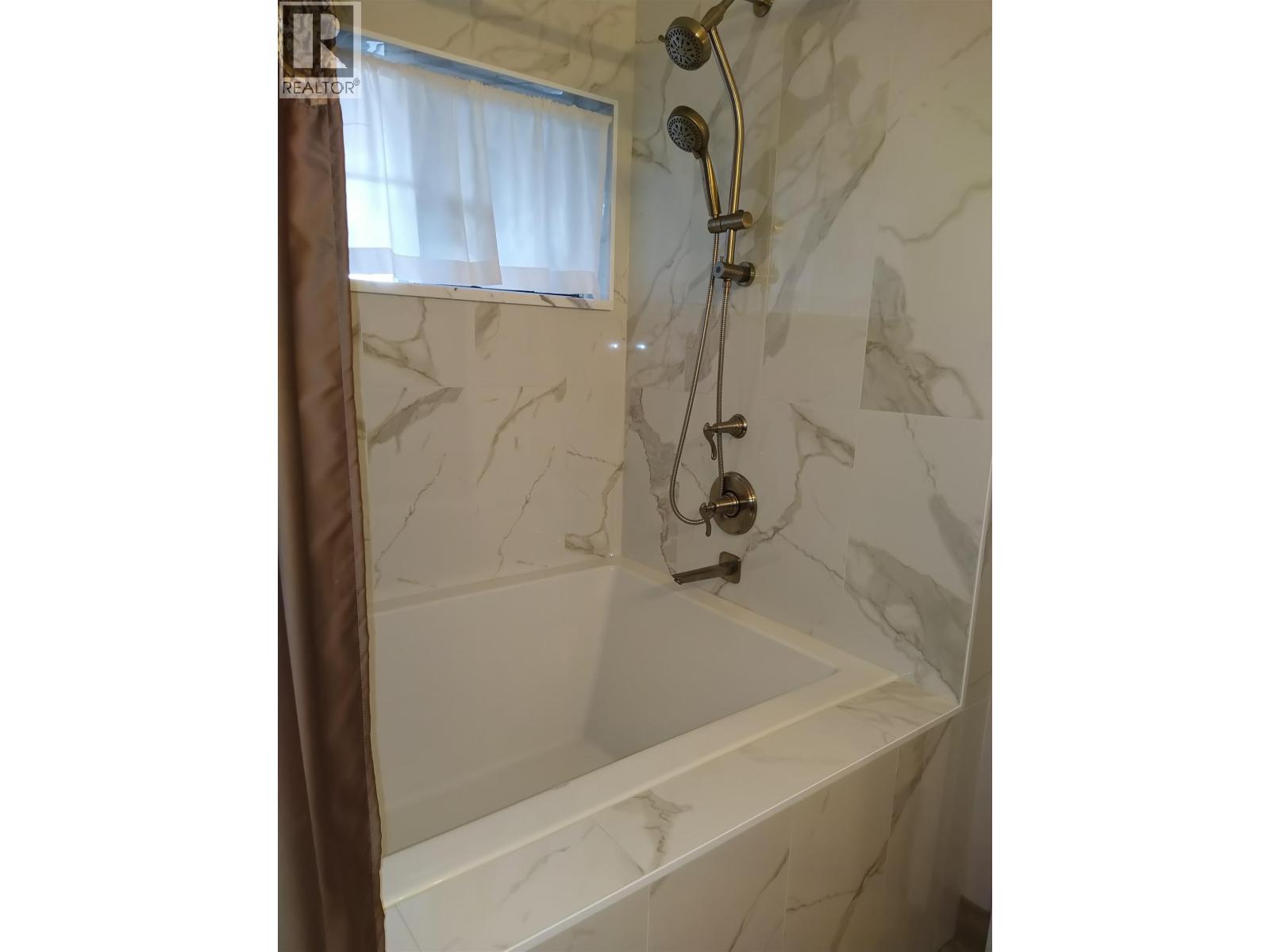 3 3980 Canada Way, Burnaby, British Columbia  V5G 1G7 - Photo 23 - R3040796