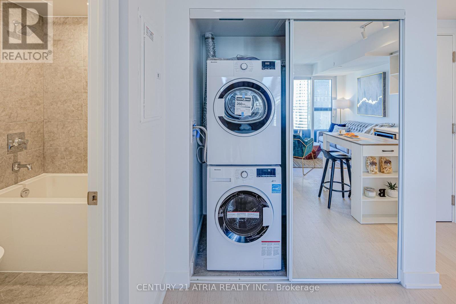 2717 - 252 Church Street, Toronto, Ontario  M5B 0E6 - Photo 11 - C12478243