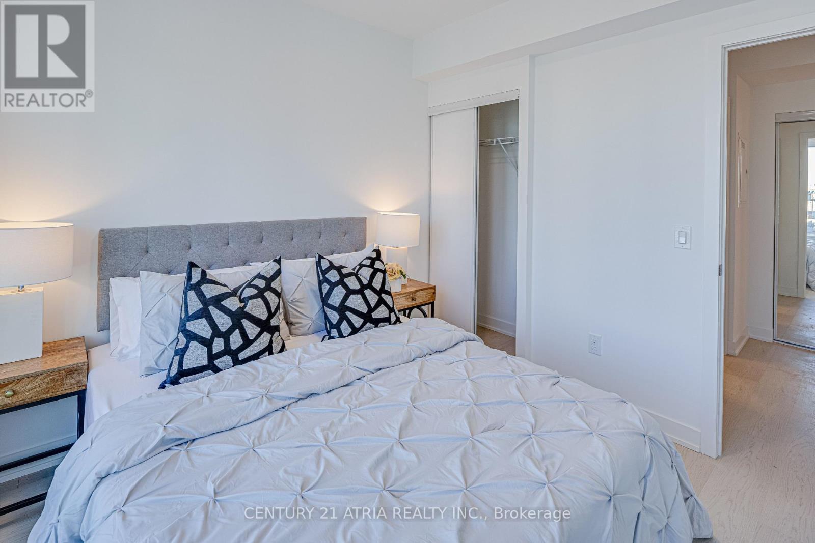 2717 - 252 Church Street, Toronto, Ontario  M5B 0E6 - Photo 8 - C12478243