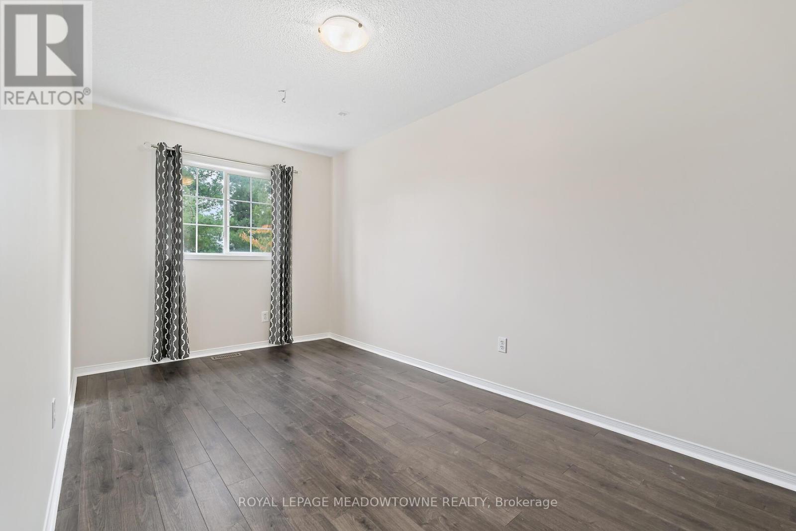 128 Dominion Gardens Drive, Halton Hills (Georgetown), Ontario  L7G 6B6 - Photo 21 - W12480194
