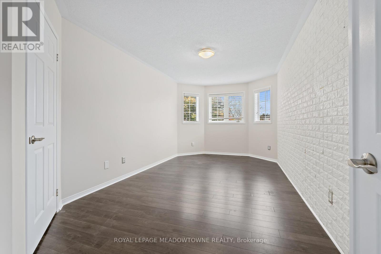 128 Dominion Gardens Drive, Halton Hills (Georgetown), Ontario  L7G 6B6 - Photo 17 - W12480194