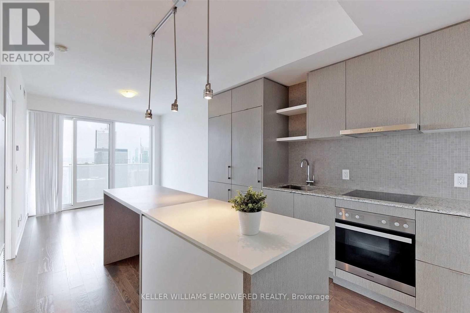 7003 - 88 Harbour Street, Toronto, Ontario  M5J 0C3 - Photo 5 - C12481380